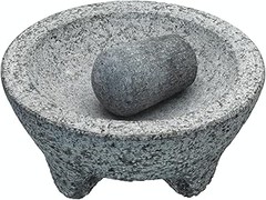 Mantenimiento y limpieza de un mortero de granito en casa
